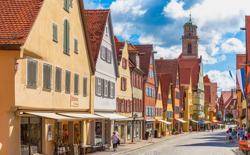 Dinkelsbuehler Altstadt mit Blick auf das Muenster St.Georg