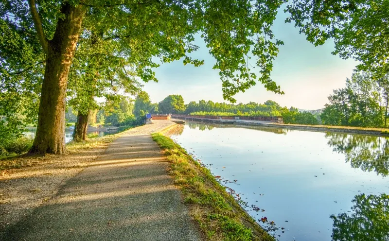 Radweg an der Garonne