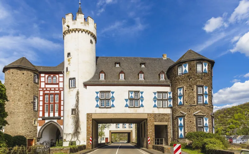 vorburg_von_schloss_von_der_leyen_kobern_gondorf