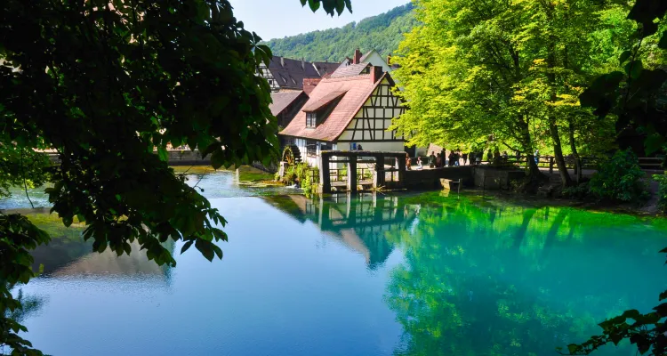 Der Blautopf in Blaubeuren